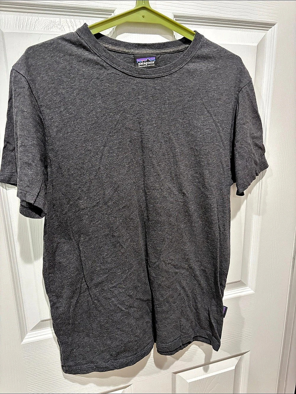 Patagonia Organic Cotton Crew Tee Short Sleeve Tee in Gray size medium